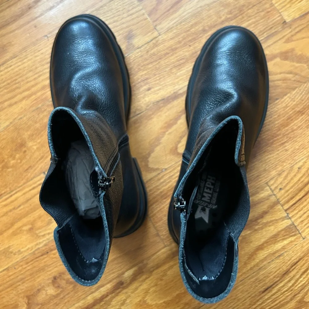 Mephisto zip up leather Chelsea boots with chunky sole size 8 with glue on heel